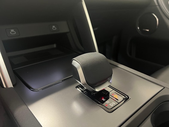 Vehicle image 8 Vehicle image 8