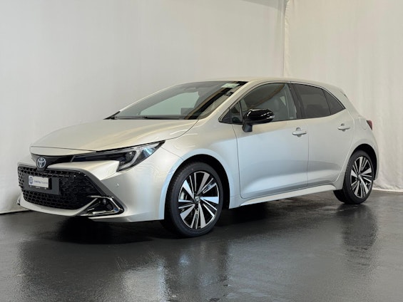First vehicle image