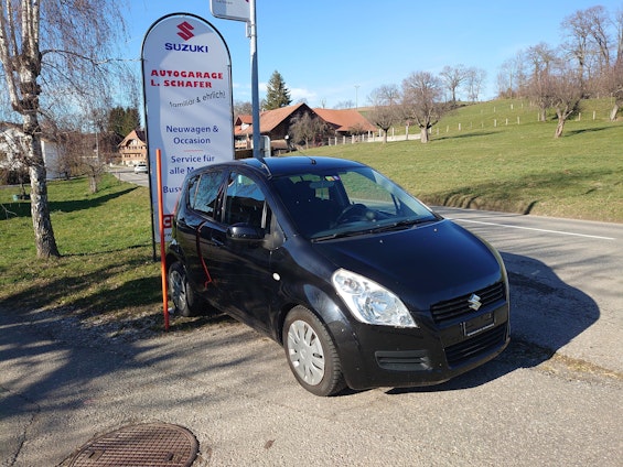 First vehicle image