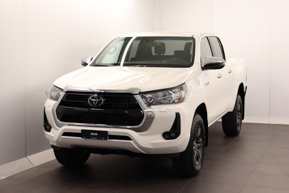 First vehicle image