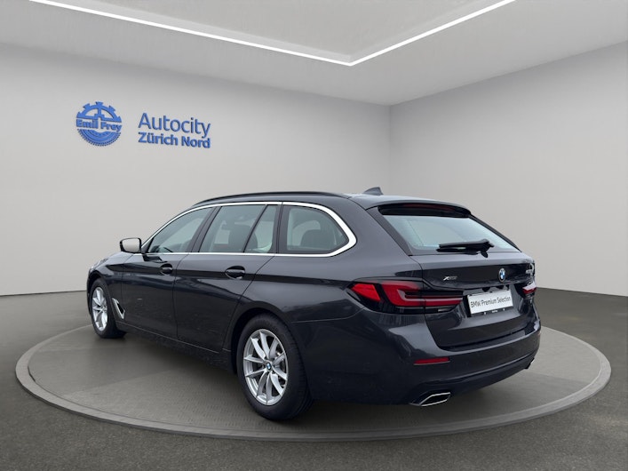 Vehicle image BMW 5 SERIES