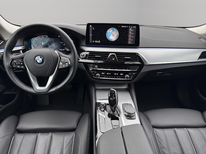 Vehicle image BMW 5 SERIES
