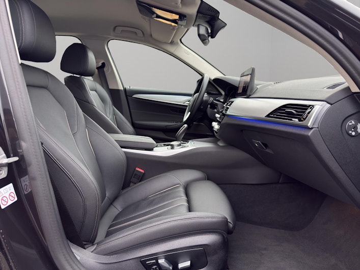 Vehicle image BMW 5 SERIES