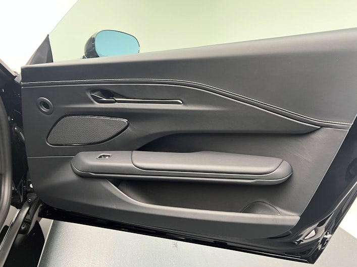 immagine del veicolo ASTON MARTIN V12 Vantage