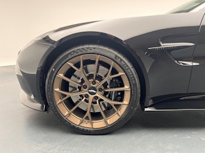 Vehicle image ASTON MARTIN V8 Vantage Coupé 4.0 V8 Bi-Turbo