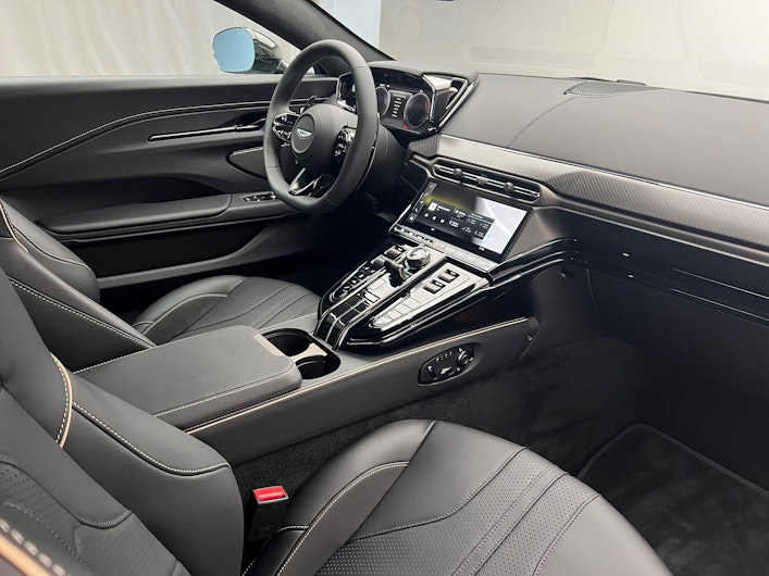 immagine del veicolo ASTON MARTIN V12 Vantage