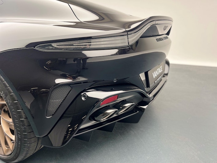 immagine del veicolo ASTON MARTIN V12 Vantage