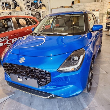 First vehicle image