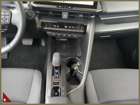 Vehicle image 14 Vehicle image 14