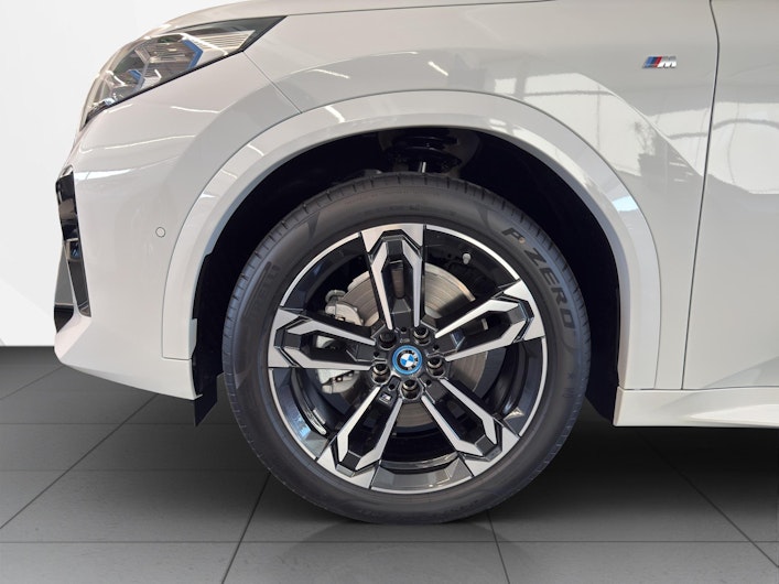 Vehicle image BMW iX2