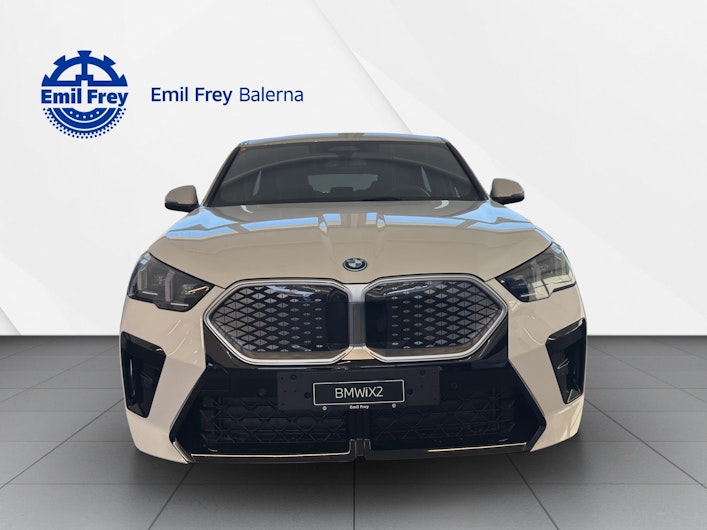 Vehicle image BMW iX2