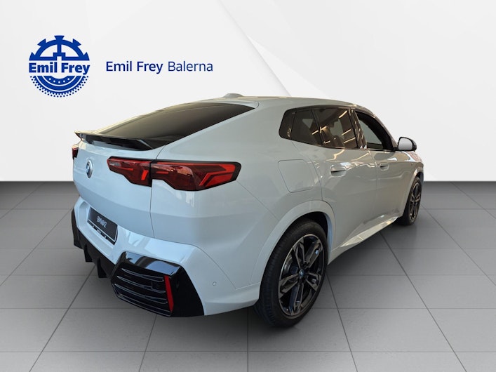 Vehicle image BMW iX2