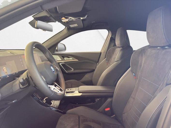 Vehicle image BMW iX2