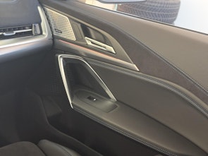 Vehicle image BMW iX2 xDrive 30