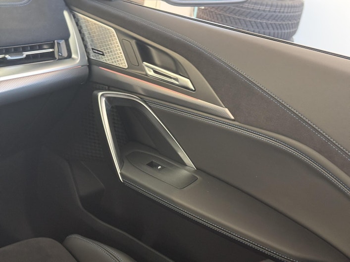 Vehicle image BMW iX2