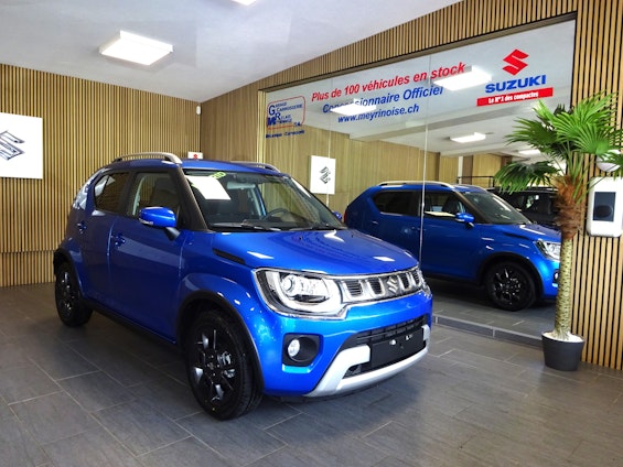 First vehicle image