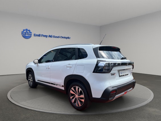 Vehicle image 6