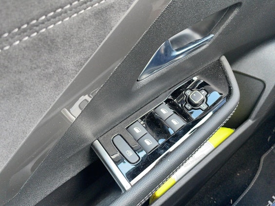 Vehicle image 7 Vehicle image 7