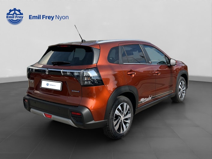 Vehicle image SUZUKI S-CROSS