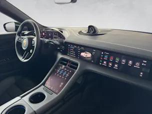 Porsche Taycan 4 Cross Turismo