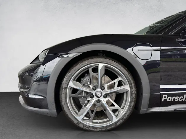 Porsche Taycan 4 Cross Turismo