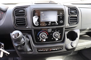 Vehicle image CITROEN Jumper Kab.-Ch. 35+ L2S 2.2 BlueHDi 140