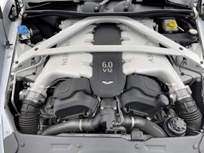 Vehicle image ASTON MARTIN Vanquish 6.0 V12