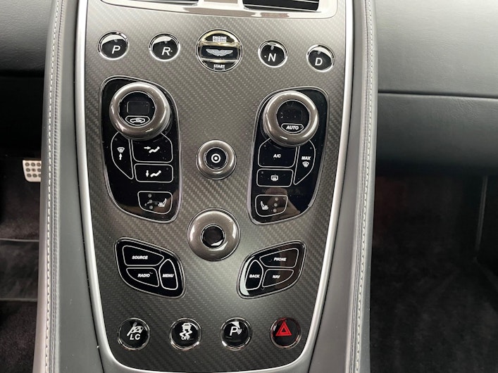 Vehicle image ASTON MARTIN V12 Vanquish