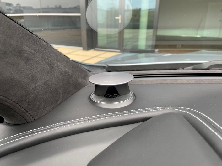 Vehicle image ASTON MARTIN V12 Vanquish