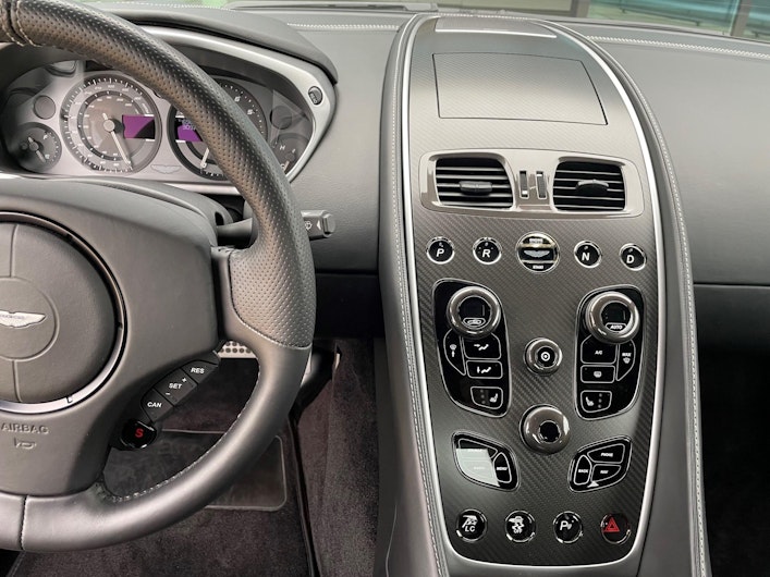 Vehicle image ASTON MARTIN V12 Vanquish