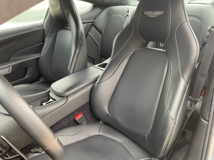 Vehicle image ASTON MARTIN V12 Vanquish