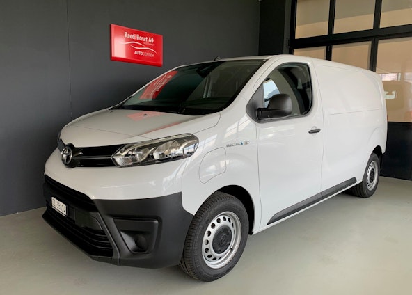 First vehicle image First vehicle image