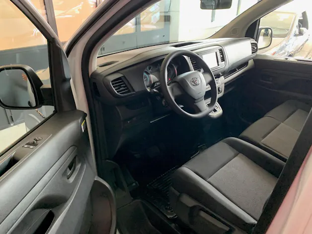 Toyota PROACE Van L1 50KWh Active