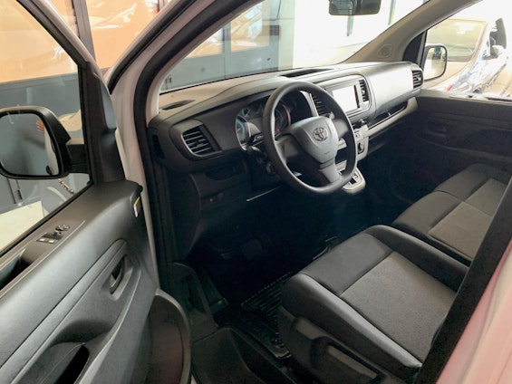 Vehicle image 13 Vehicle image 13