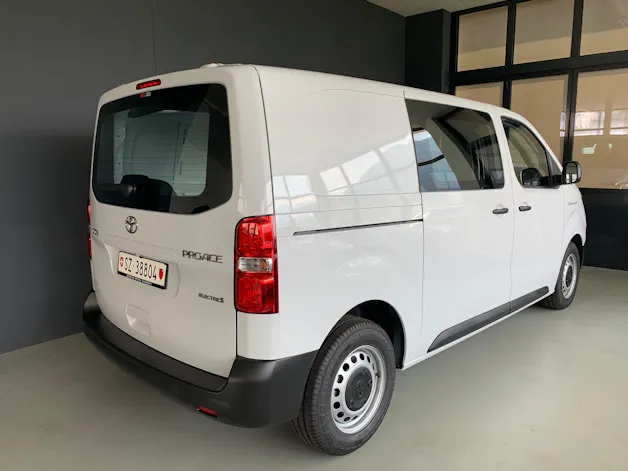 Toyota PROACE Van L1 50KWh Active