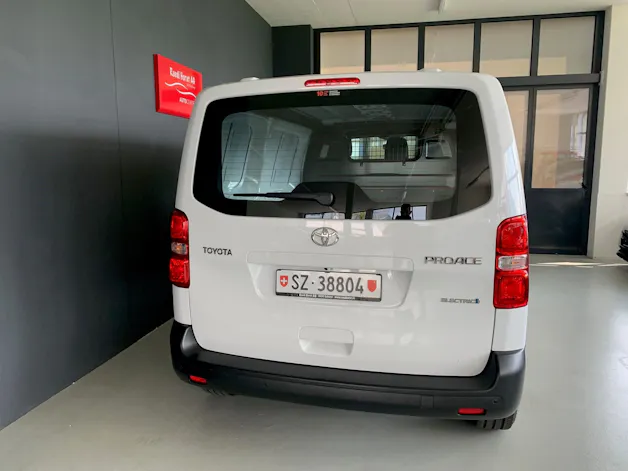 Toyota PROACE Van L1 50KWh Active