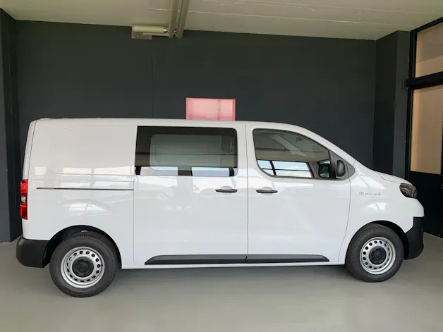 Toyota PROACE Van L1 50KWh Active