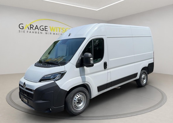 First vehicle image First vehicle image