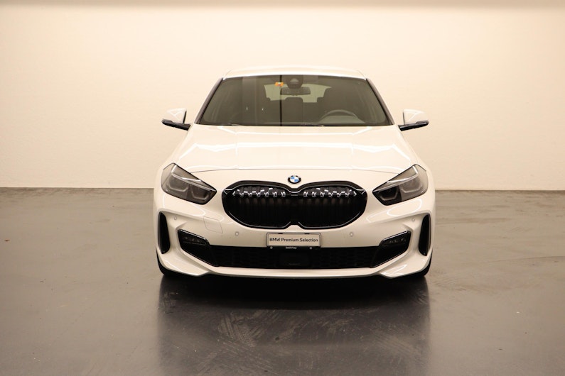 Vehicle image BMW 1 SERIES