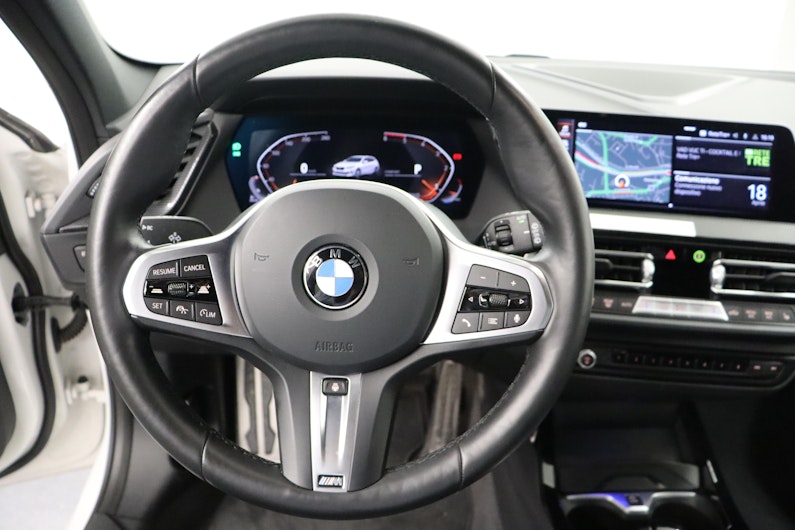 Vehicle image BMW 1 SERIES