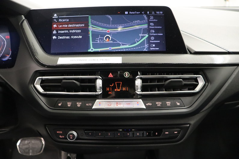 Vehicle image BMW 1 SERIES