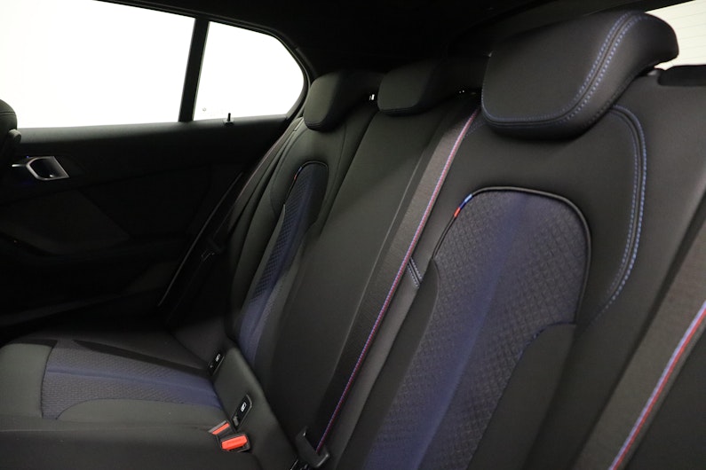 Vehicle image BMW 1 SERIES