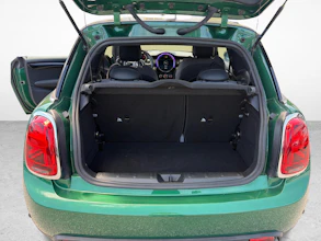 https://vehicle.imgix.net/3612748/4e126b9e-8573-4050-9a2c-00a79dc44553.jpg