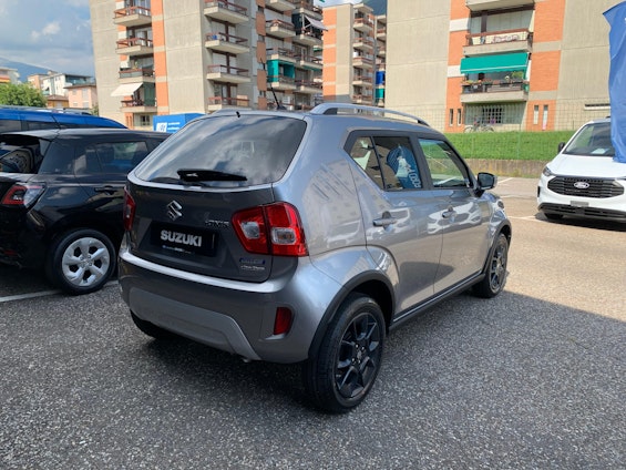 Vehicle image 4