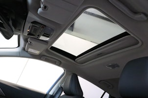 Vehicle image SUBARU Impreza 2.0i 4x4 e-Boxer Luxury