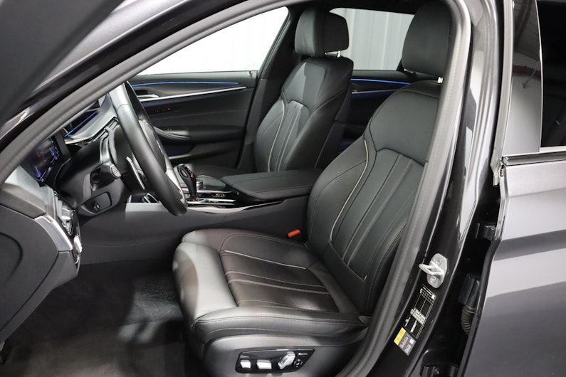 Vehicle image BMW 5 SERIES