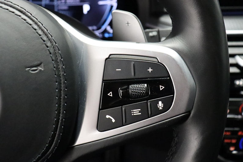 Vehicle image BMW 5 SERIES