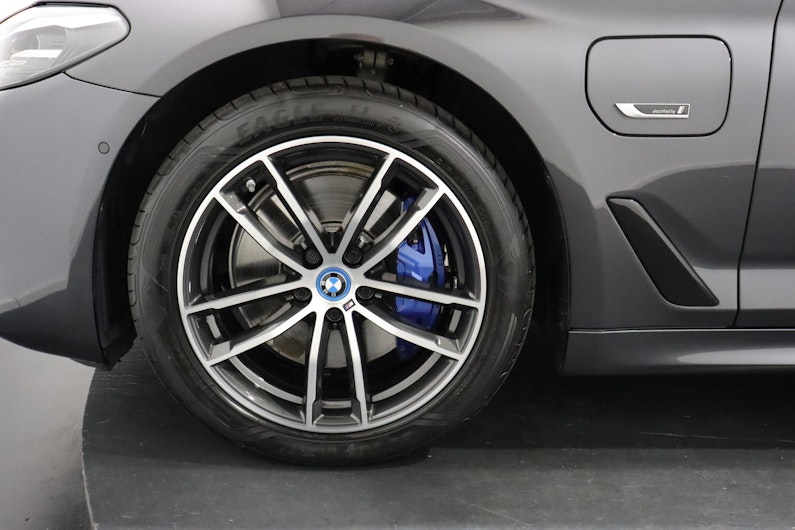 Vehicle image BMW 5 SERIES