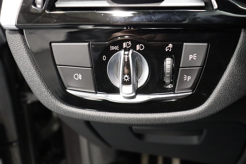 Vehicle image BMW 5 SERIES