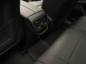 Vehicle image PEUGEOT 3008 1.6 Plug-in Hybrid4 GT